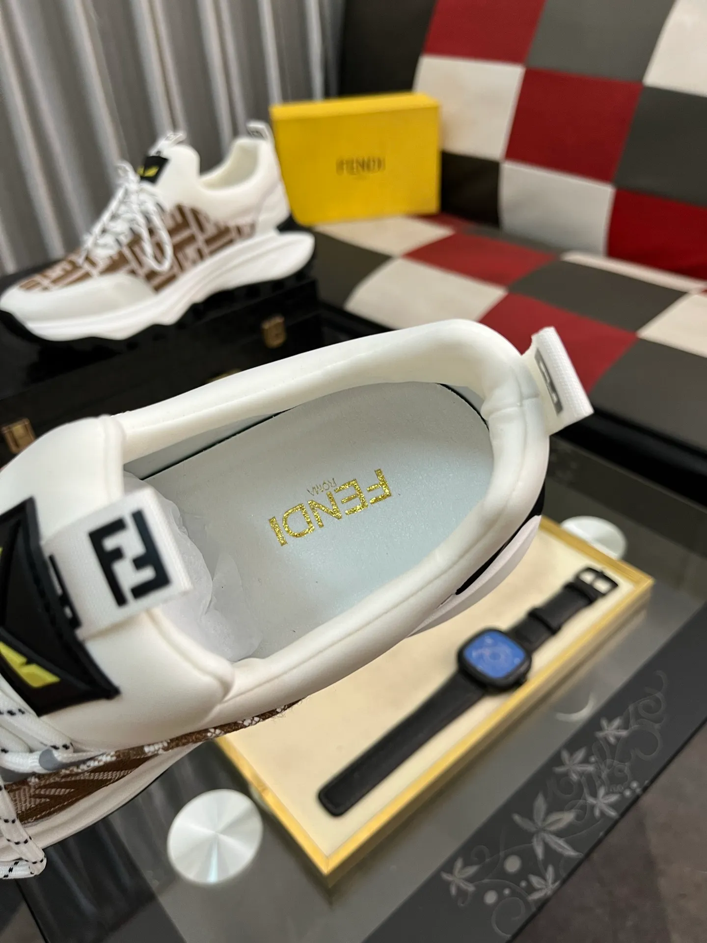 Men's Men's Shoes💰458⌚️⌚️[FENDI] Fendi's classic and comfortable men's, this complex sneaker is made of soft calfskin➕genuine leather lining➕original ultra-light rubber material with rough outsole. This unique light style is suitable for the casual and refined sensibility of this season. It is comfortable and natural on the feet. It is an everyday style for casual travel in autumn and winter! 38−443️⃣colors available